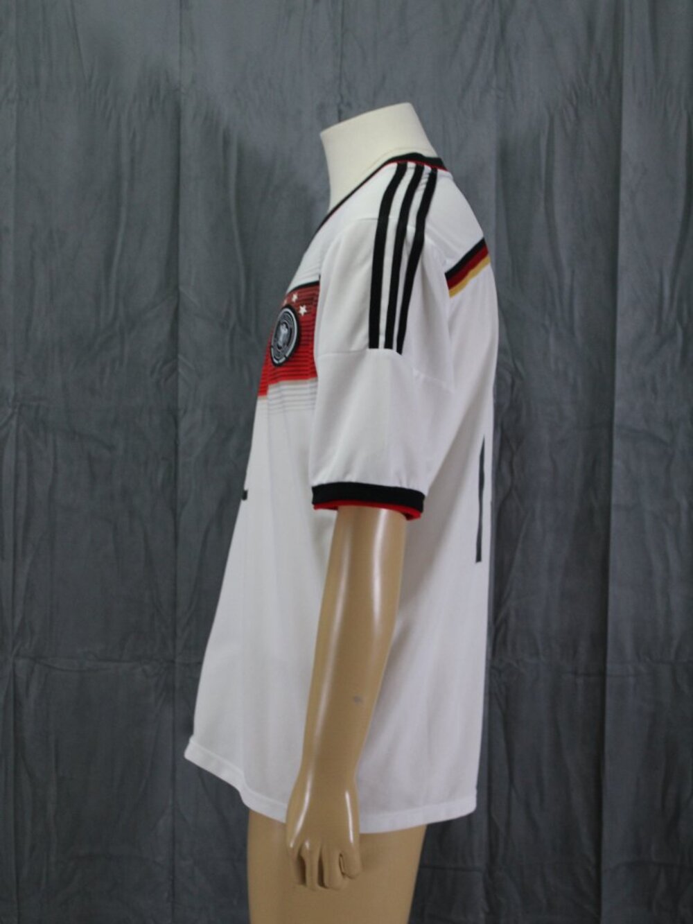 Team Germany Soccer Jersey (Retro) 2104 Home Thomas Mueller 13 - Men's Large - Picture 4 of 10
